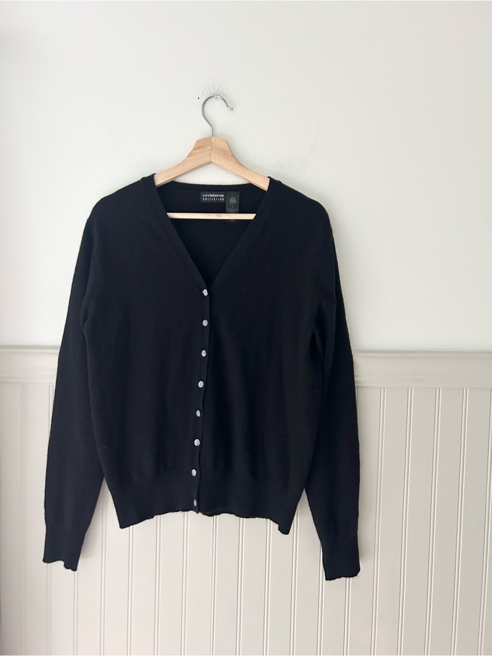 Liz Claiborne Collection Large Black V-Neck Button Cardigan 100% Merino Wool